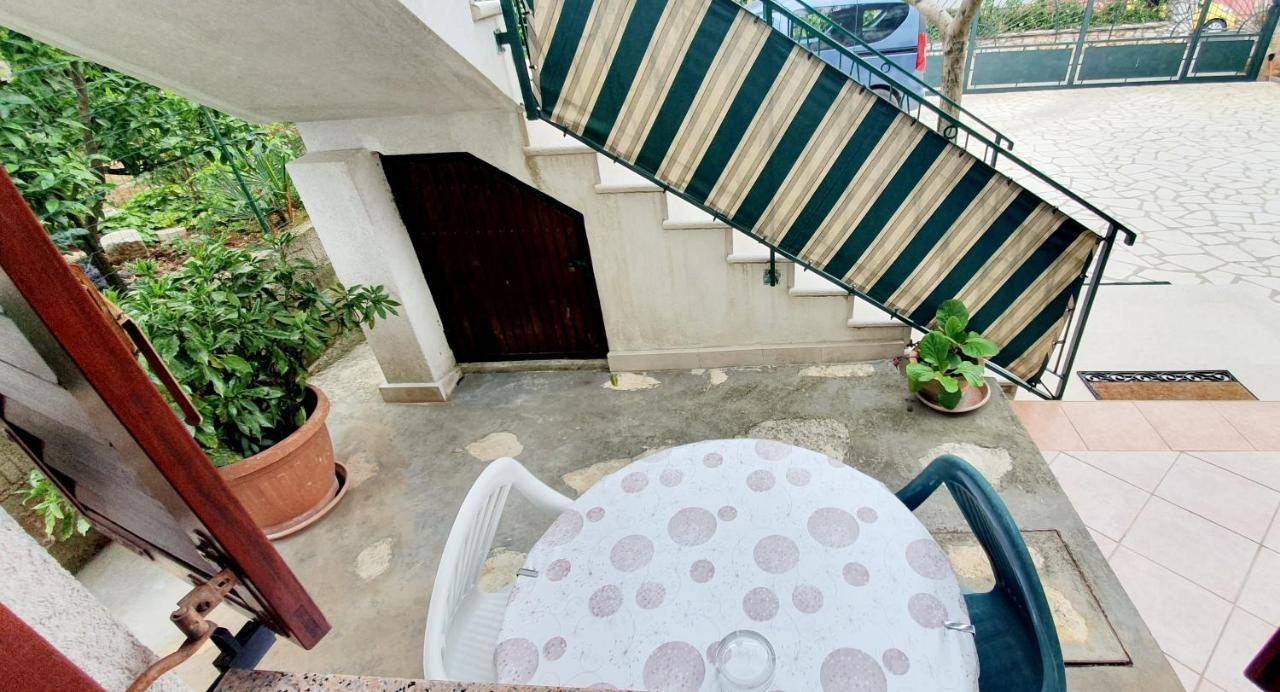 Cecillia Mare Apartments โรวีน ภายนอก รูปภาพ