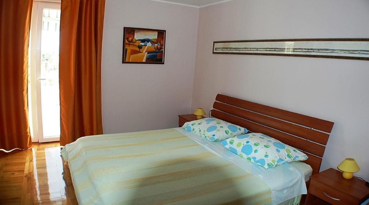 Cecillia Mare Apartments โรวีน ภายนอก รูปภาพ