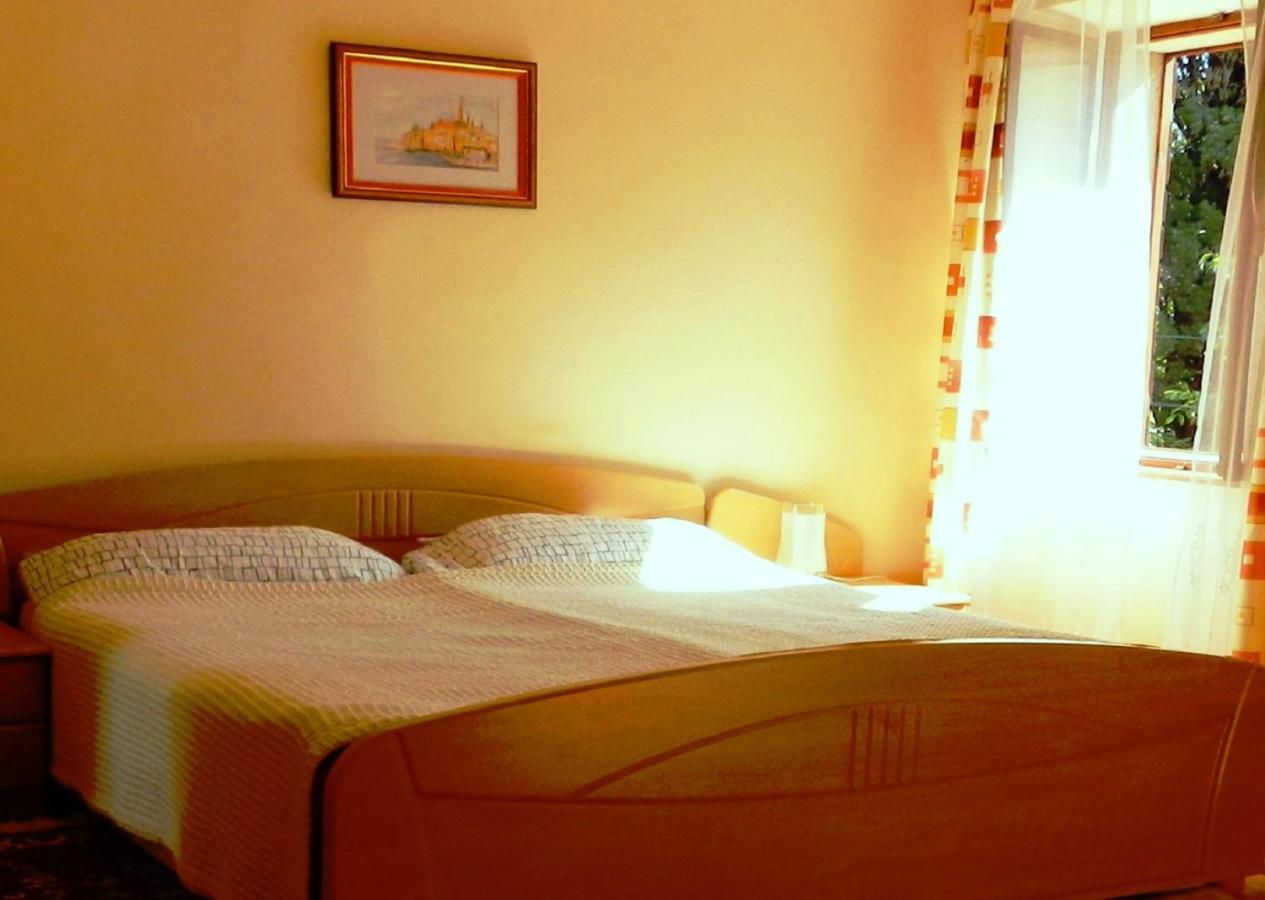 Cecillia Mare Apartments โรวีน ภายนอก รูปภาพ
