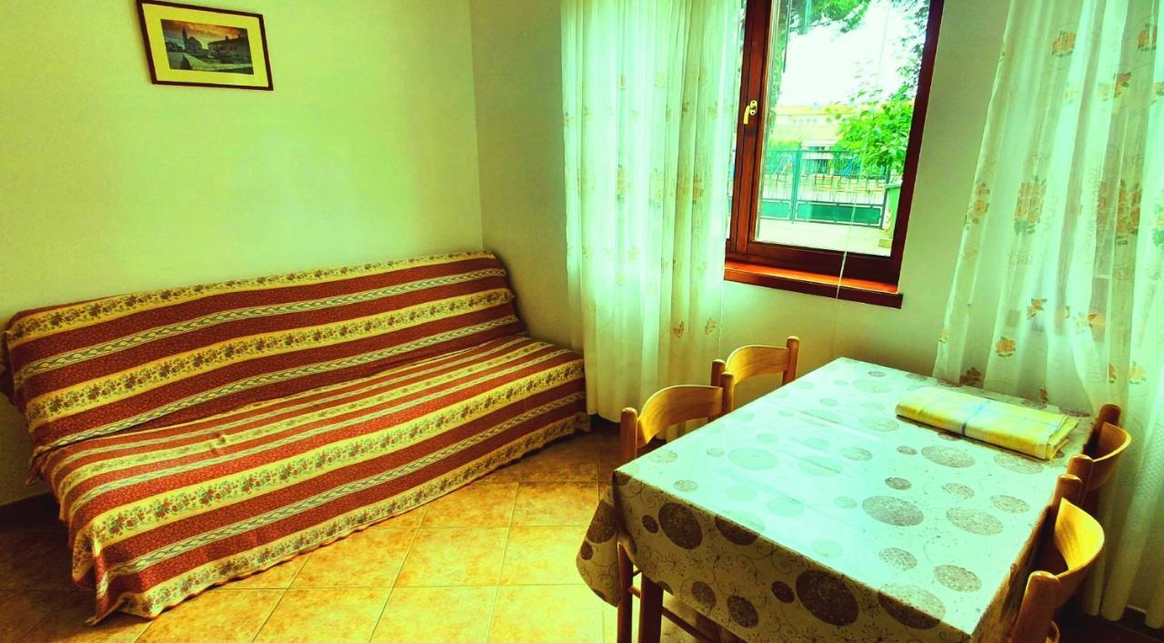 Cecillia Mare Apartments โรวีน ภายนอก รูปภาพ